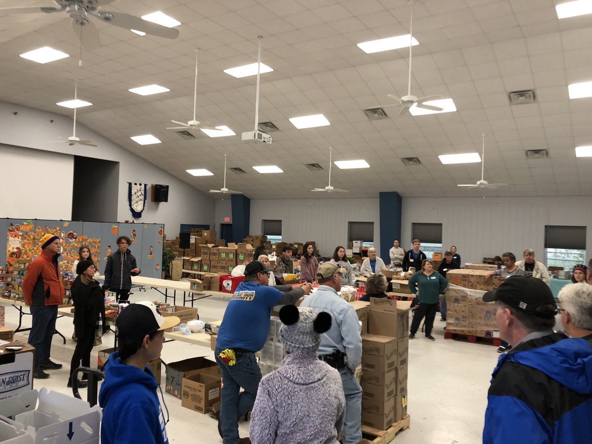 keithadacus's tweet photo. I am so grateful for everyone who came out today to serve at Matthew 25:35 Food Pantry Thanksgiving Distribution. Thank you @2ndHarvestGNOA, @OchsnerHealth, @ValeroEnergy, and St. Charles Parish Hospital! #grateful #teamwork https://t.co/PtbnBc5qPm