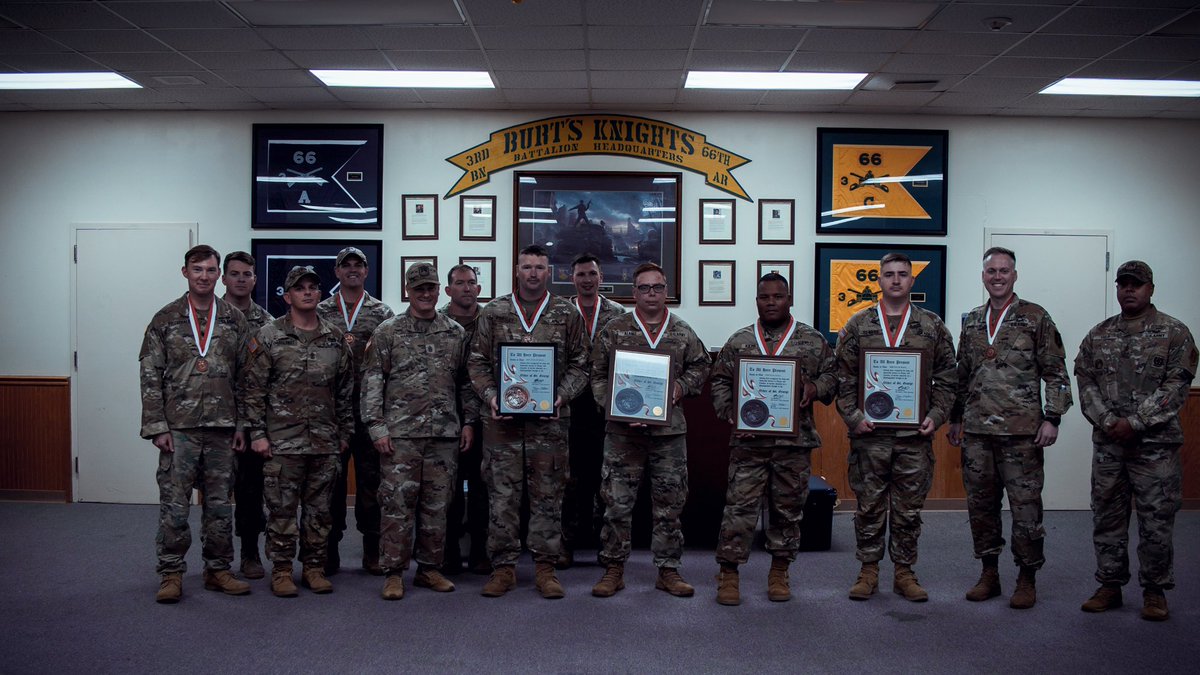 burts_knights's tweet photo. Last week, #Soldiers of 3-66 AR were knighted before being awarded the Order of St. George Medallion and HHC Scout Platoon was recognized for their tireless efforts supporting the Battalion’s footprint movement.#BurtsKnights 
#orderofstgeorge #USArmy #DevilBrigade #bigredone https://t.co/obgNX41tO9