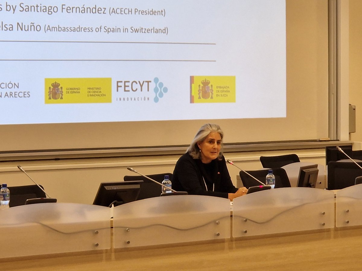 EmbEspSuiza's tweet image. 🔬 🇪🇦🇨🇭La Embajadora de España participó en el primer encuentro de investigadores españoles en Suiza, Francia e Italia, que tuvo lugar en el @CERN 🧲 España cuenta con un excelente capital humano 
@aso_acech @raicex_es @EvaOrtegaPaino @BarbaDelCid @Raquel_Rouco @FECYT_Ciencia