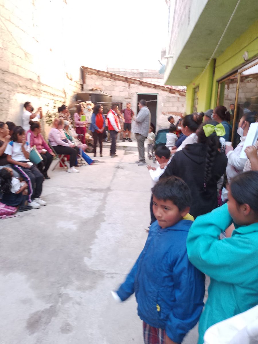 Ernestogueag's tweet photo. El movimiento en Puebla capital está despertando.Llegaremos a todas las colonias y barrios para retomar las verdaderas causas ciudadanas. En Barranca Honda están en movimiento.Gracias por recibirnos. @DanteDelgado @CirculsNacional @AlvarezMaynez @IndiraKempis https://t.co/s4V559CEqr