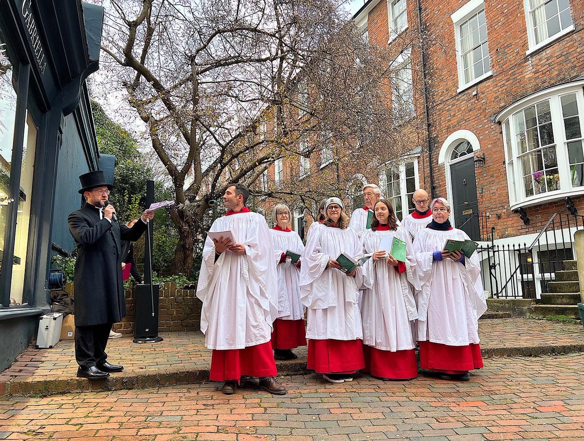 thetncard's tweet photo. A wonderful afternoon spent in #ChapelPlace today. Thank you to @rtwtogether and all the independents involved. Amazing to see this special part of town so busy ๐๐ https://t.co/Qj9xTxVcRz