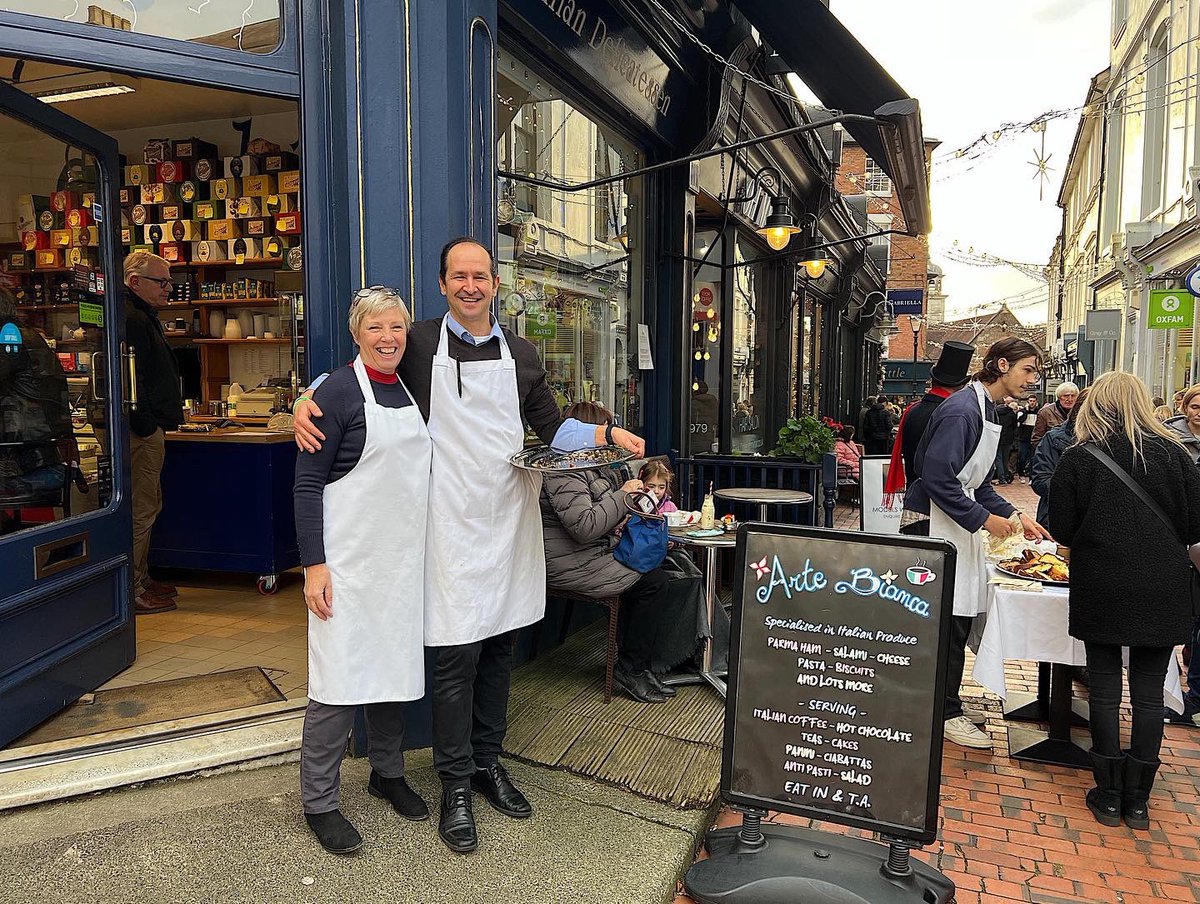 thetncard's tweet photo. A wonderful afternoon spent in #ChapelPlace today. Thank you to @rtwtogether and all the independents involved. Amazing to see this special part of town so busy ๐๐ https://t.co/Qj9xTxVcRz