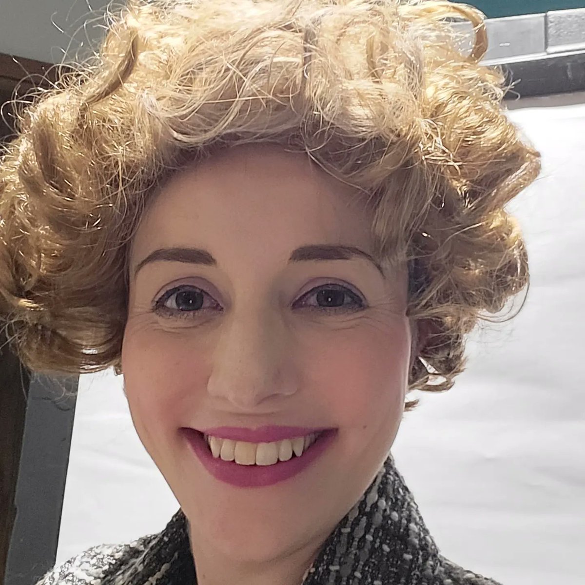 VickiGlover26's tweet photo. We are at #clarioncedarcourt in #huddersfield tonight with @comedy_dining for our FAWLTY TOWERS XMAS SPECIAL! Will Basil ever hang the Christmas decorations? "BASIL..." #fawltytowers #comedydining @CedarCourtHotel https://t.co/wdqwHM1rXb
