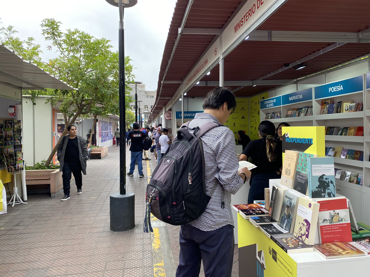 LeePorGusto's tweet photo. Dos últimos días de la Feria del Libro Ricardo Palma. Solo va hasta el domingo 20 de noviembre. #Libros #lecturas #books #literatura #lector #lectora https://t.co/svDwrQ5BI5