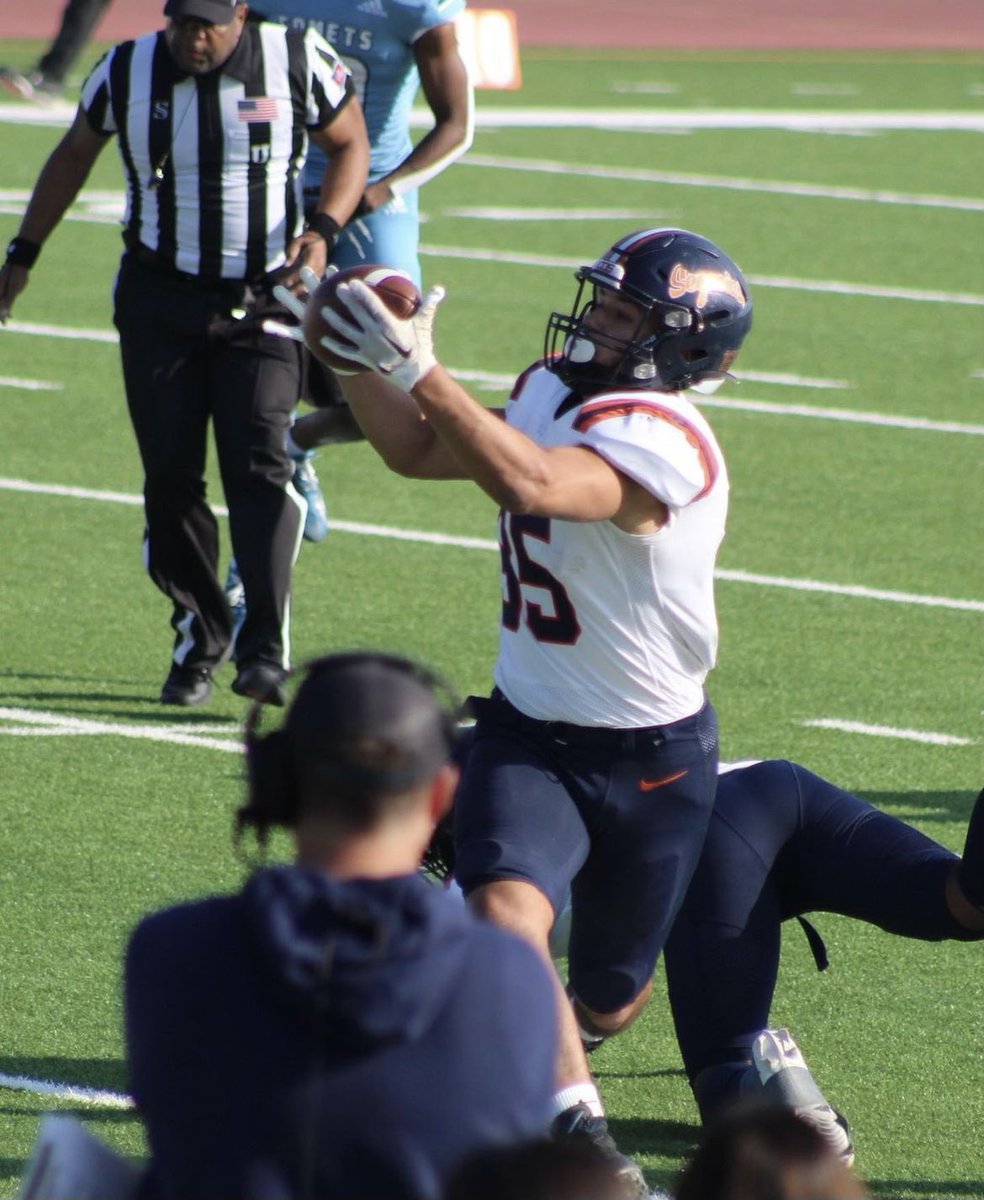DannyOlivera6's tweet photo. Smiling because it’s just the beginning🙏🏻 @CoachTABurkett @CoachBray_COS @COSGIANTS_FB                                     P/C @JuanLuquin4 https://t.co/7fETumNeOU