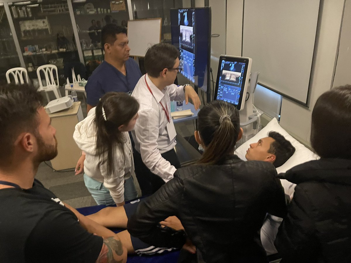 ANDRESMFC14's tweet image. Hoy con @hans_garca @carmelografo @axiandro en #SORBA2022 #POCUSFIRST #DIAFRAGMA #PULMON