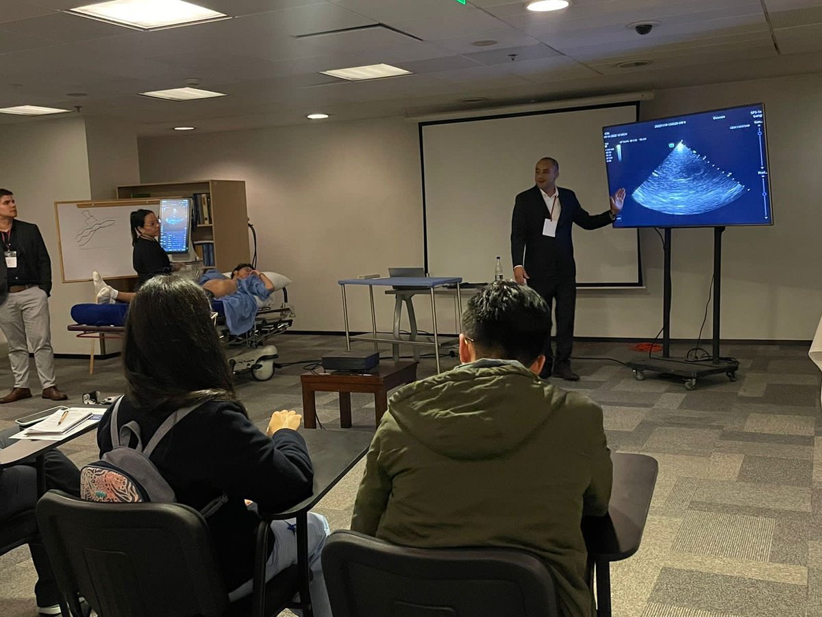 ANDRESMFC14's tweet image. Hoy con @hans_garca @carmelografo @axiandro en #SORBA2022 #POCUSFIRST #DIAFRAGMA #PULMON