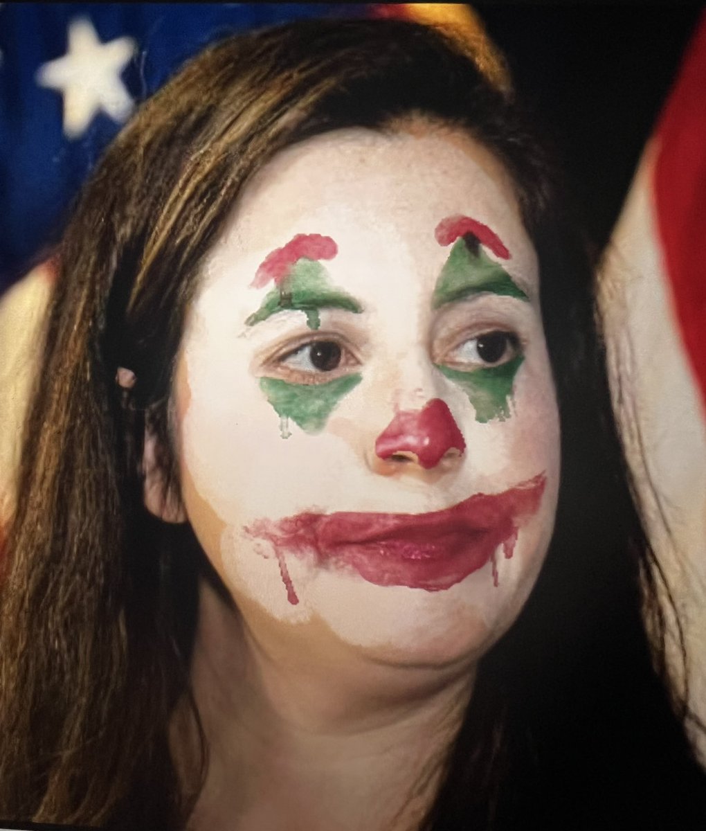 Two_Raisins's tweet photo. @RepStefanik Elise: I just like to clown around. That’s what I do. And we must stop that Vaseline lady Kari Lake from moving in on my Donnie!! https://t.co/tLCXpYeyQj