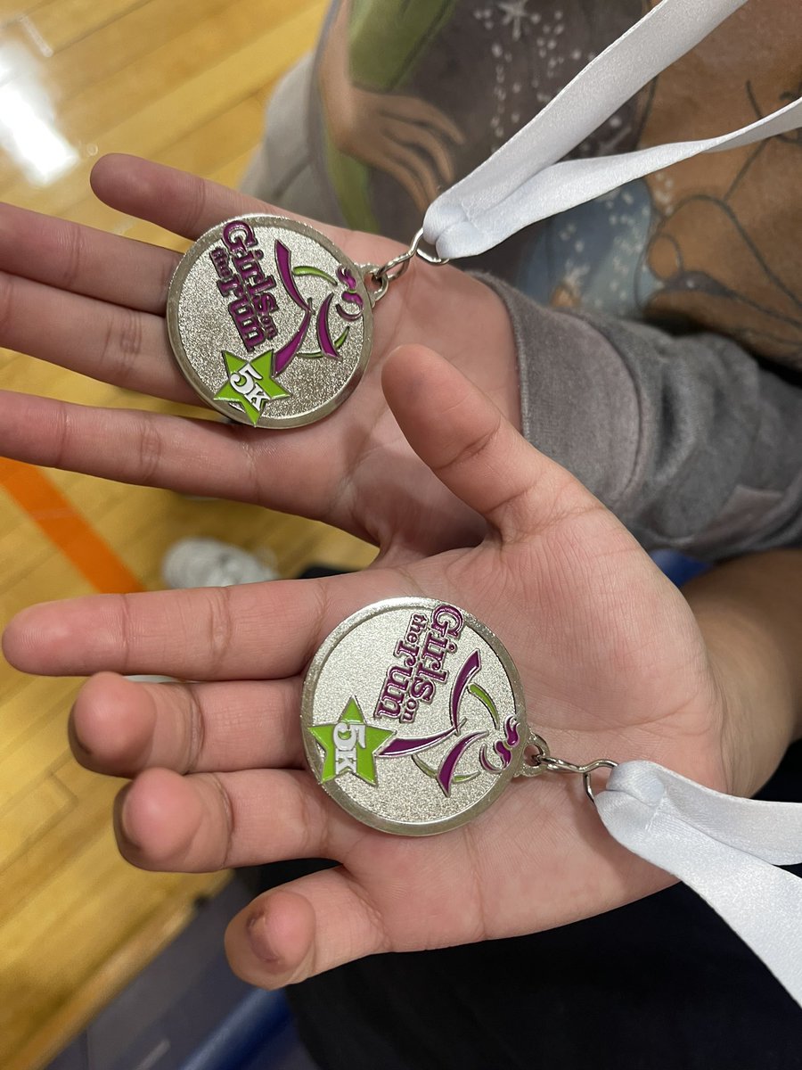 Girls on the Run at Goodwin Elementary School! These 5th and 6th grade girls, along with their families and coaches braved the cold temps to run a 5K! Great job! <a href="/AldoCalderin/">Dr. Aldo Calderin</a> <a href="/D99Cicero/">Cicero District 99</a> Everyone had a great time! Great day to be a Gator!