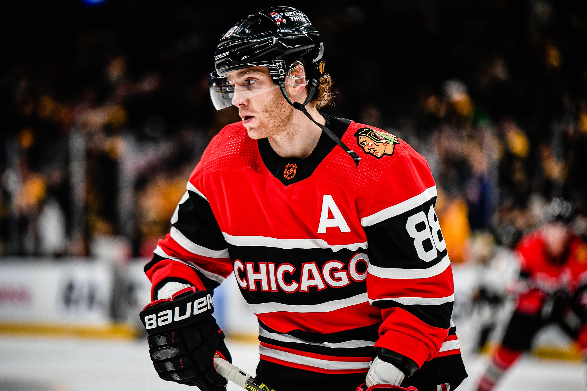 NHL on X: #ReverseRetro szn for the @nhlblackhawks has arrived. 👀 Chicago's  Reverse Retro 2022 jersey features a literal interpretation of Reverse  Retro: reversed placement of black and red colors from the