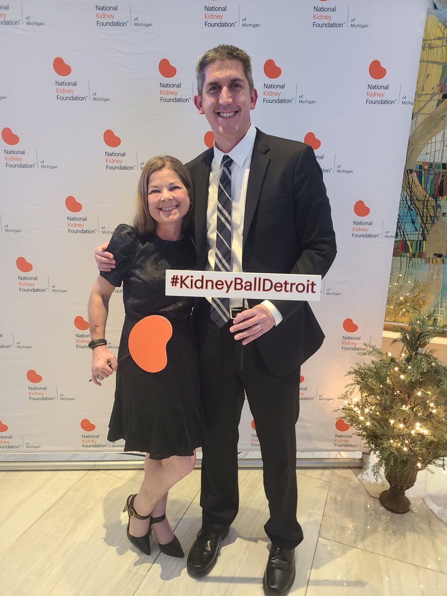 mrstaranto's tweet photo. Getting fancy at #KidneyBallDetroit with @JoeRayTee https://t.co/nHuCEAAbEM