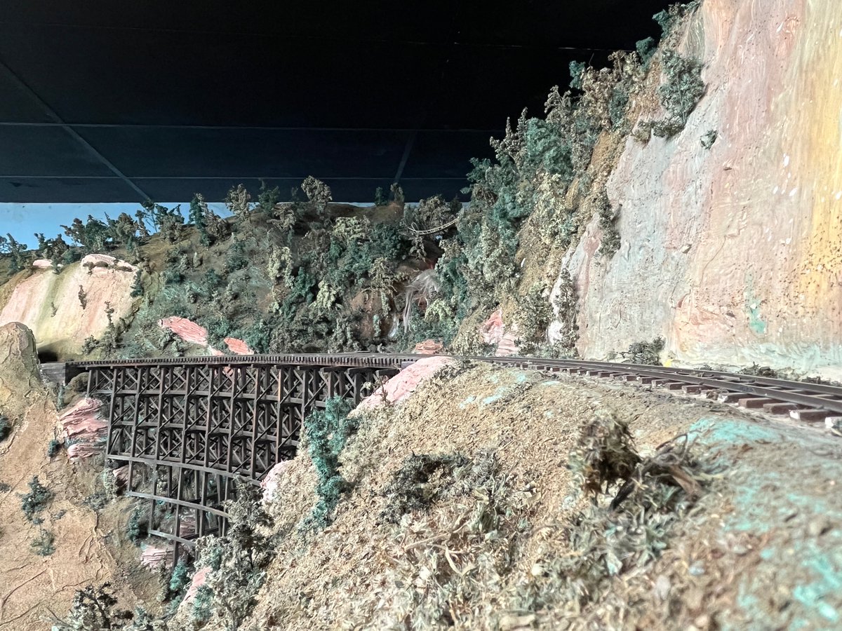 RSME1948's tweet photo. Some more pics of our layout! https://t.co/do2VeltCoi