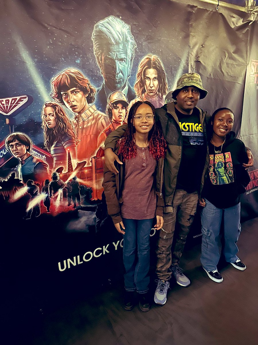 OGBOBEATSTV's tweet photo. #StrangerThings Experience was dope.
Celebrating my oldest daughter turning 16. #Brooklyn
Finally had reason to rock the #Asics Gel Lyte OG Mid Grey
#HappyBirthday #sweet16 #hawkinshigh #surferboypizza #theupside #scoopsahoy #StrangerThings5 #atl #HellfireClub https://t.co/K4TIBTaCtl