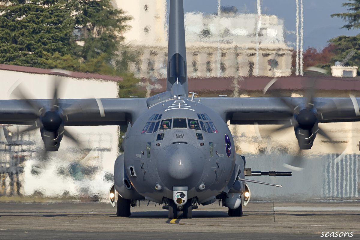 Seasons4100's tweet photo. Thank you for coming to Yokota Air Base.
We are waiting for another mission.😁
#KeenSword23
#AC130J
#17SOS https://t.co/olnnyDX0T2