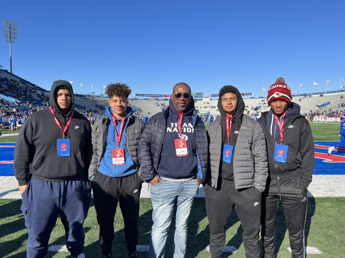 I had an amazing game-day visit at KU today thank you for the opportunity! #RockChalk <a href="/LSWTitanFB/">LSWTitanFootball</a> <a href="/CoachLeipold/">Lance Leipold</a> @CoachZoneEyes