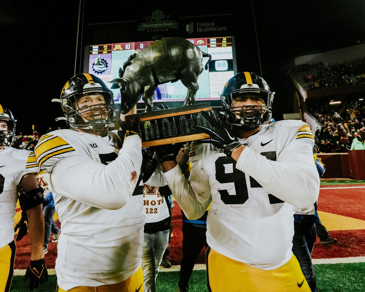 Bringing home the bacon 🐖

#Hawkeyes