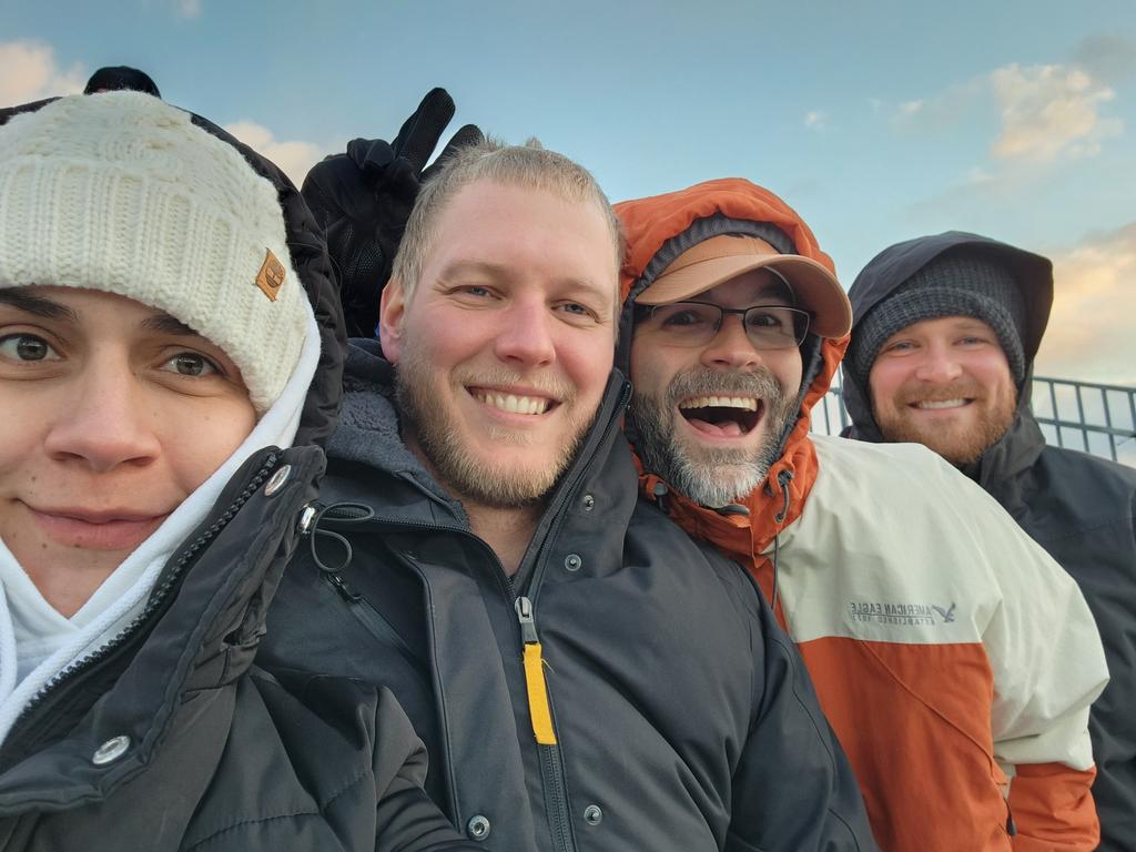 20°F didn't stop us from supporting our Bears 🐻
#LZHSfootball #weareLZ
