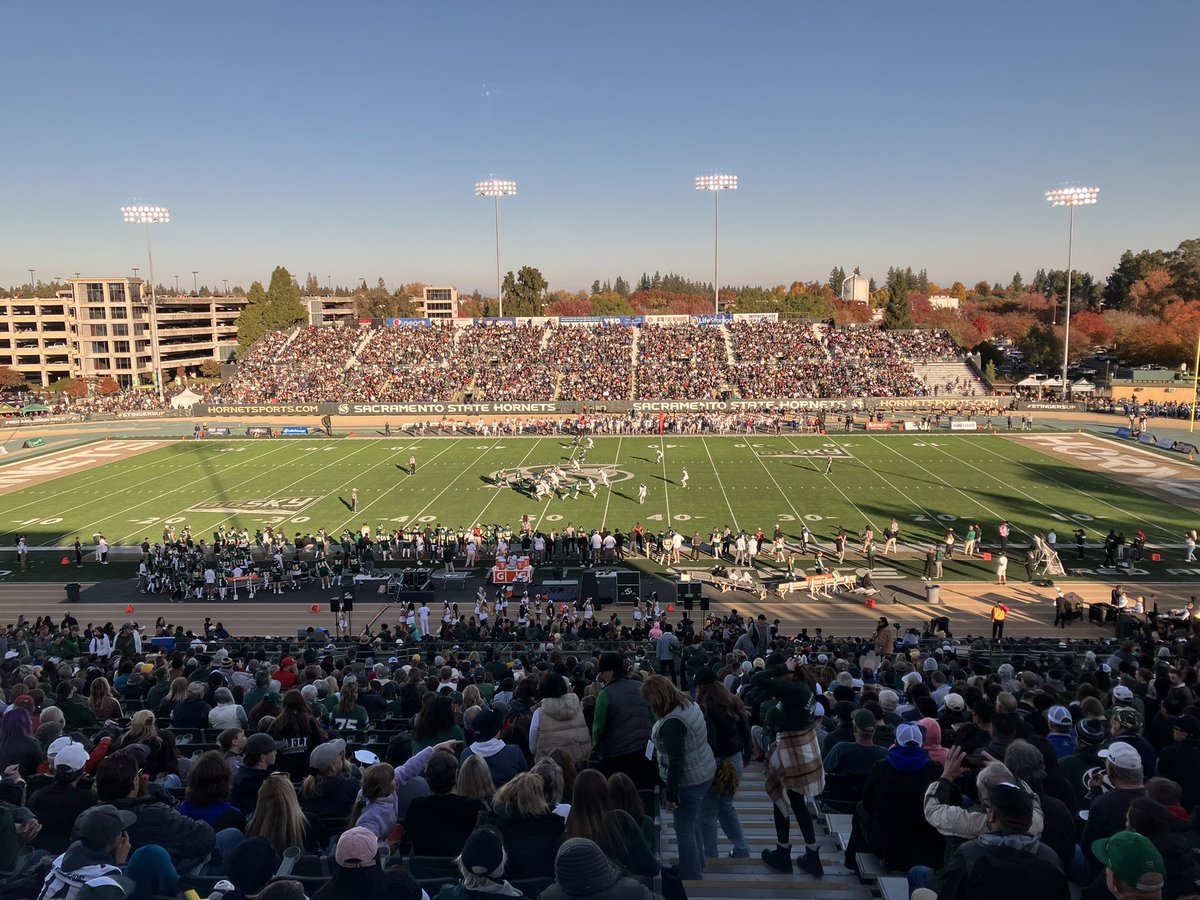 SacBee_JoeD's tweet image. Overflow crowd of 23,073 for @SacHornetsFB vs. UC Davis is a @sacstate &amp;amp; Causeway Classic record. 
The all-time regional record for crowds? 
Hughes Stadium at Sac City drew overflow of just under 24,000 for Turkey Day games between McClatchy &amp;amp; Sacramento and also Pig Bowl...