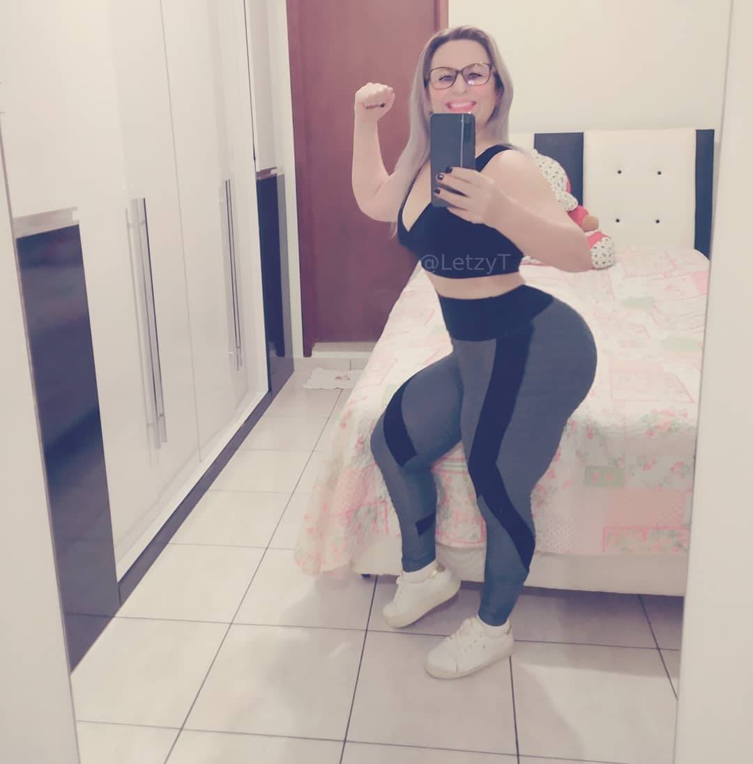 LetzyT's tweet photo. Estoy aburrida 🙃 RT y te mando algo por privado 💕 Quiero conocer gente nueva. 😉 https://t.co/OSyx59h3F9