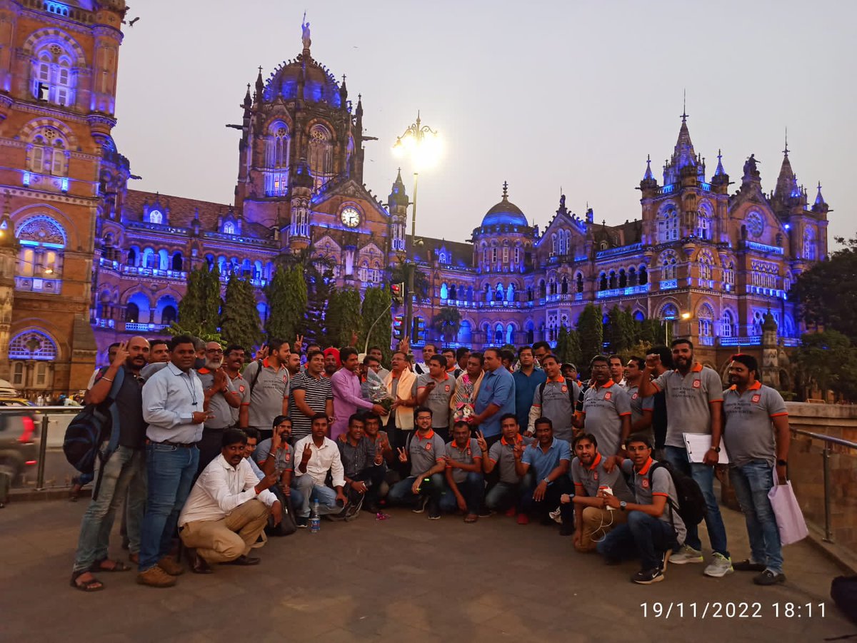 Sunilmishra0072's tweet photo. Purusho ko court may naya nhi milta unka #legalextrotion kiya jata hay unko apne bchho say milne nhi
diya jata however thay r happy nd struggling for #JUSTICEFORMENS for #nextgeneration 
Yhi hay ajuba
Yhi hay #InternationalMensDay
#Stopparrintialalination #STOPDEATHPUNISHMENT https://t.co/ZV9G7ONLMy