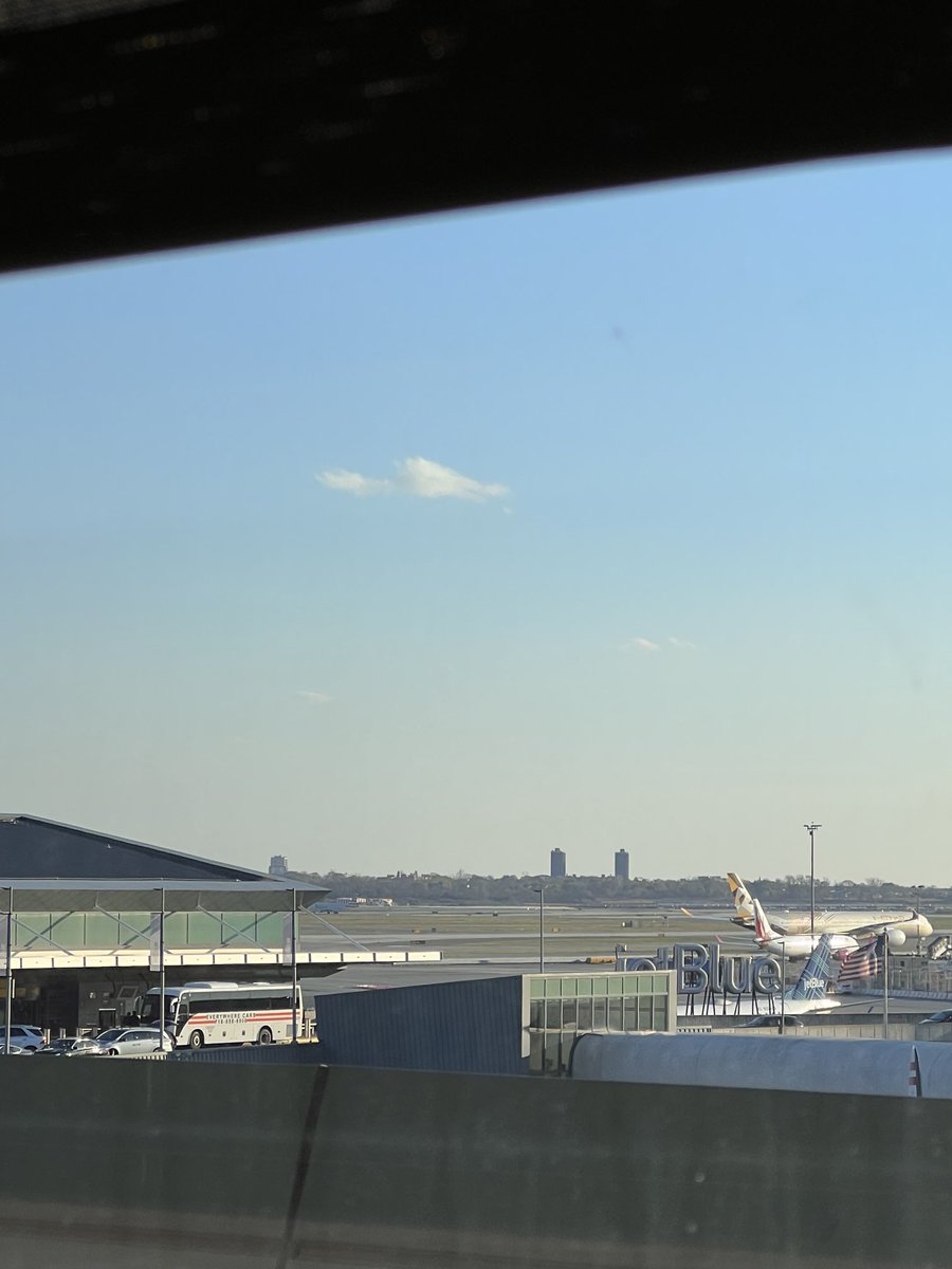 RahulVelineni's tweet photo. At the airport. Veith was a great meeting this year. #veith @VEITHsymposium https://t.co/QaD6U6IFoR
