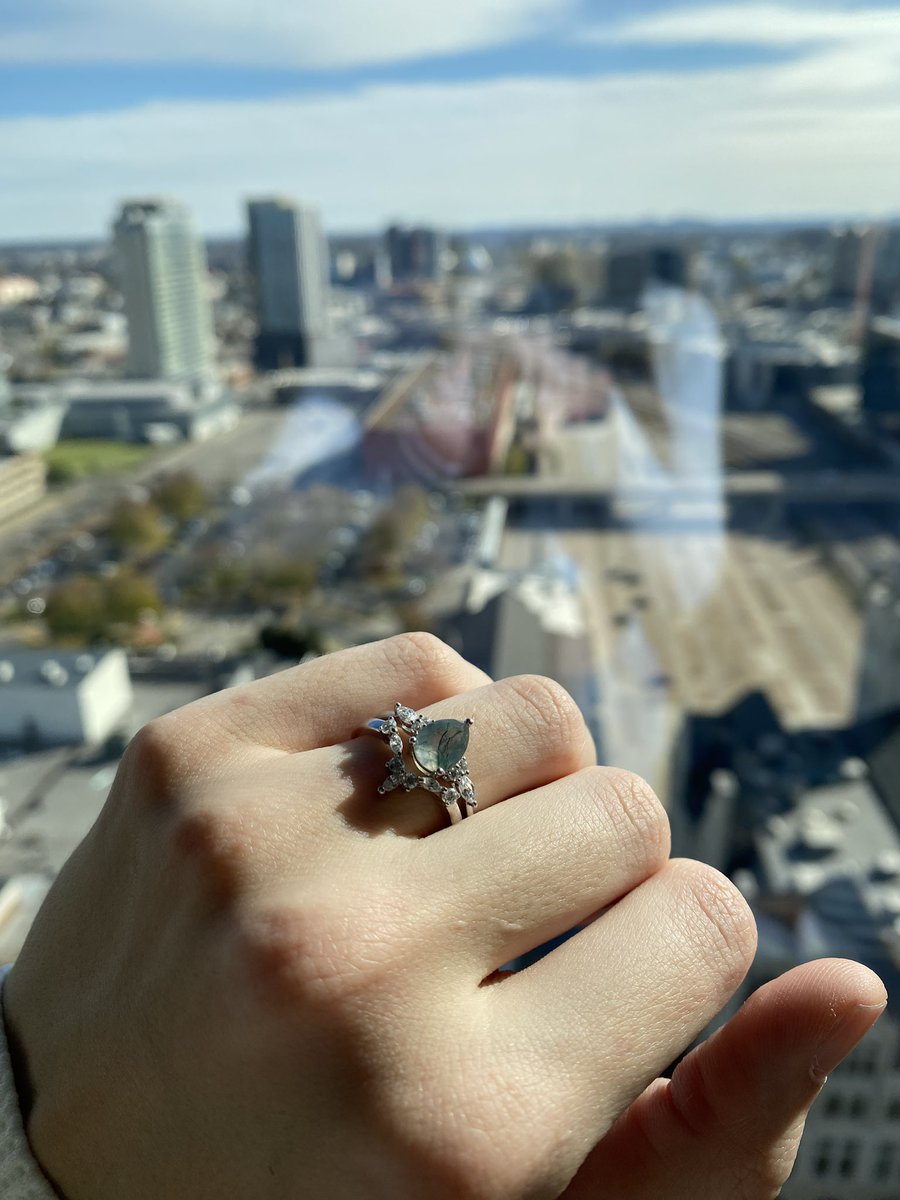 emingmire's tweet image. y’all can kiss my fucking ass i won