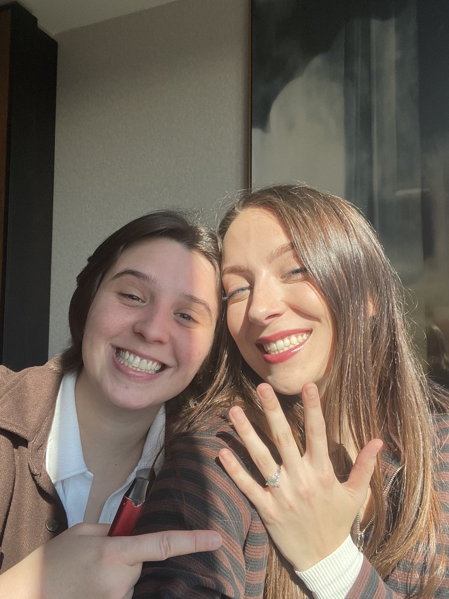 emingmire's tweet image. y’all can kiss my fucking ass i won