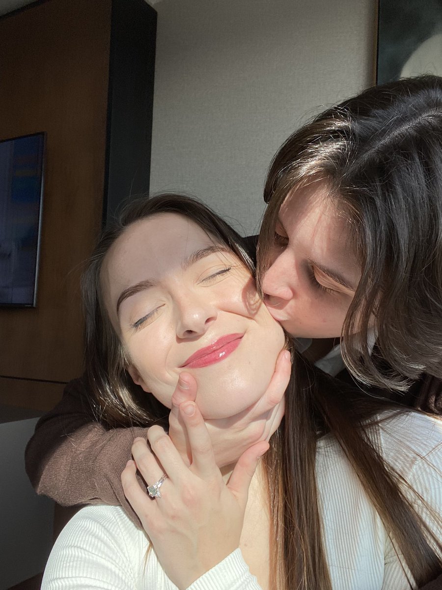 emingmire's tweet image. y’all can kiss my fucking ass i won