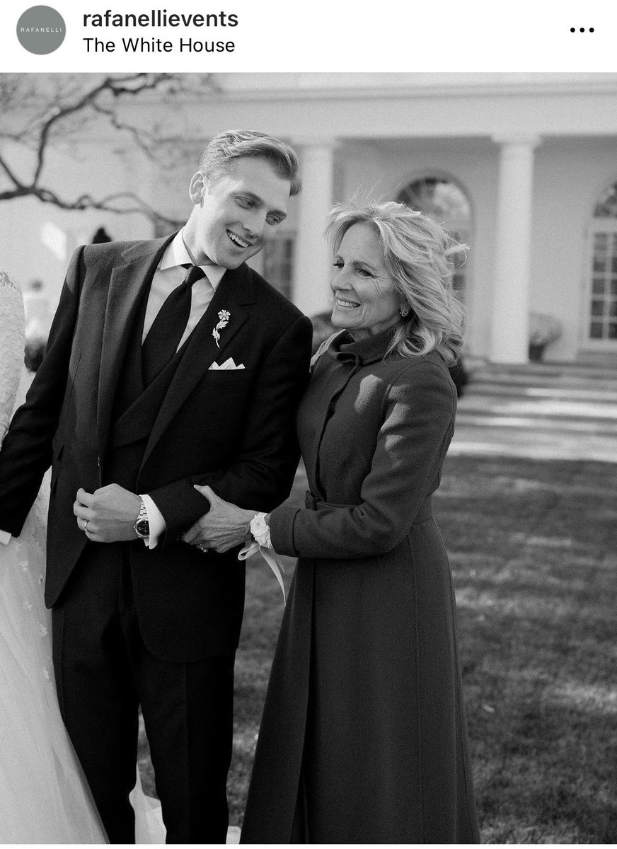 CONFIRMED: a source familiar tells me Naomi Biden and Peter Neal both wore Ralph Lauren. Here’s a shot of the groom and @FLOTUS: