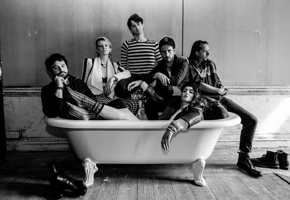 Rousing and soulful rock'n'roll from @HolyMolyHQ (Holy Moly & the Crackers) on new single 'Hot Red' out now via @Silver__PR (a nod to @BMWavesBlog for his musicians in baths collection) : listenwithmonger.blogspot.com/2022/11/holy-m…