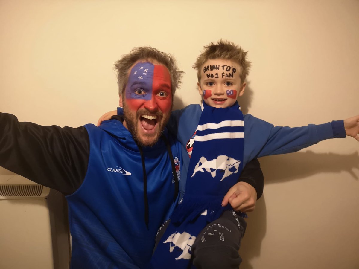 JohnConnaughton's tweet photo. We made it to the @RLWC2021 at @ManUtd let's go @RLSamoa Jack is cheering on his favourite player @RLSamoa &amp; @PenrithPanthers Brian To'o but almost sweated his face paint off 😂 https://t.co/STTvu4mFyX