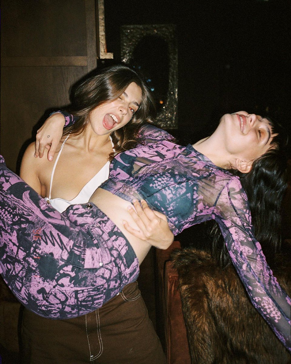 mcariddibr's tweet photo. APENAS ELAS, SEMPRE! ❤️ Martina Cariddi e Carmen Arrufat na festa de encerramento de #Élite6. https://t.co/rrKo5CT3zd