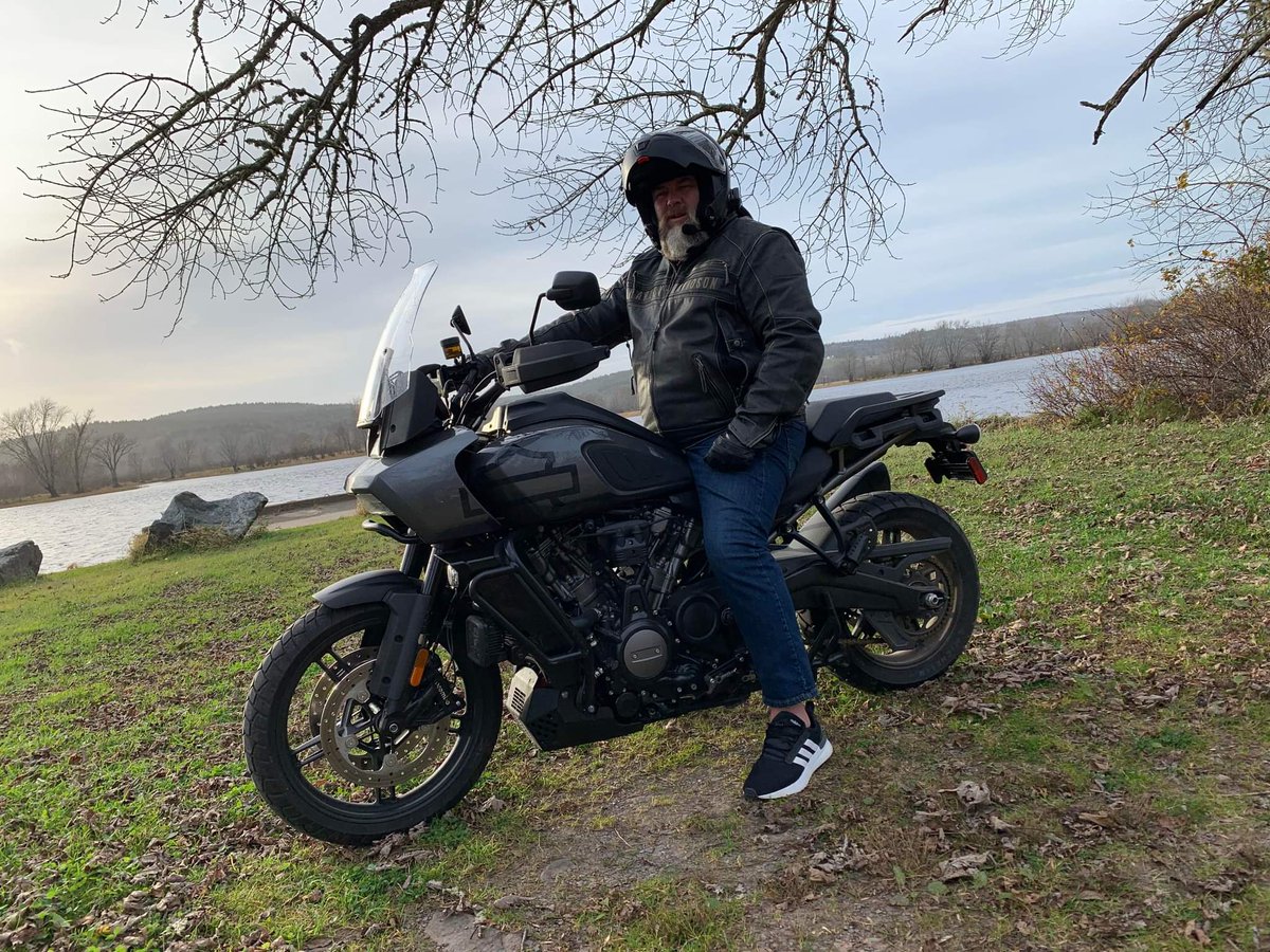 TheCryptoREvol1's tweet image. #HEXFlex 
No watches for this old boy.A summer of joy was had. 
#THRH 

2 #harleydavidson's paid for with #Crypto 
Real #HEXICAN still has extream confidence in $Hex and all realated products 
True #DeFi will win.
Stake it  till you make it!
#HEX &amp;gt; #BTC