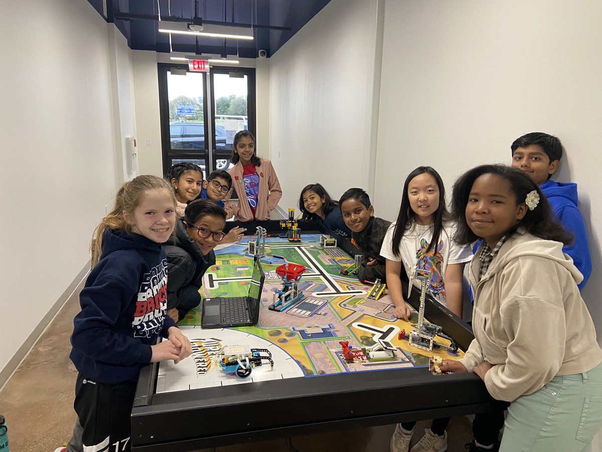 barksdalebronco's tweet photo. The 5th grade robotics team, Good Vibez, attended a scrimmage today to prepare for their competition in December. They did amazing and learned so much! We are so proud of you! 👏🏻 https://t.co/djnW6CMx89