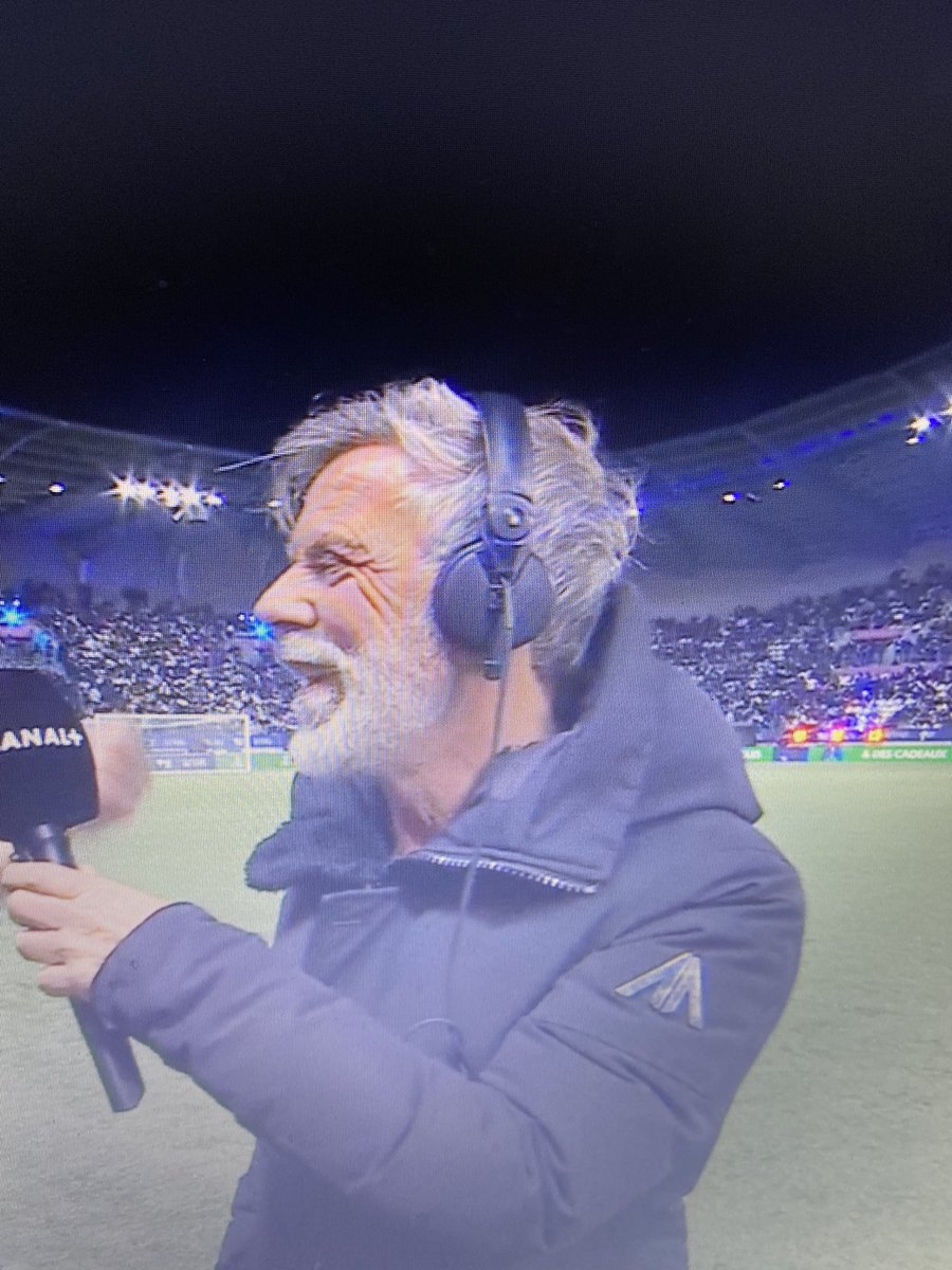 Sserguei1's tweet photo. C’est le mec le plus gentil que j’ai vu de ma vie #FRAESP https://t.co/A6j8CsGxQA