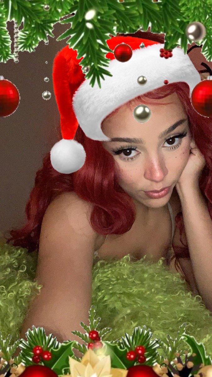 Pink_Tsunamii's tweet photo. Christmas Doja #dojacat #dojacat #dojaday #christmas #christmasdoja https://t.co/BlSduwcWOI