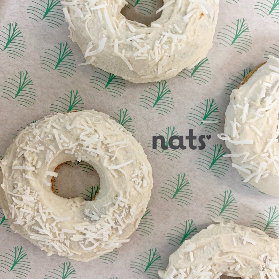 Las Donuts más deliciosas 🤤 e inolvidables 👌🏼 del mundo mundial ✨ #NatsPasteleria #NoContamosCaloriasContamosNutrientes #NaturalYNutritivo #PasteleriaSaludable #DonasVeganas #VeganoBogotá