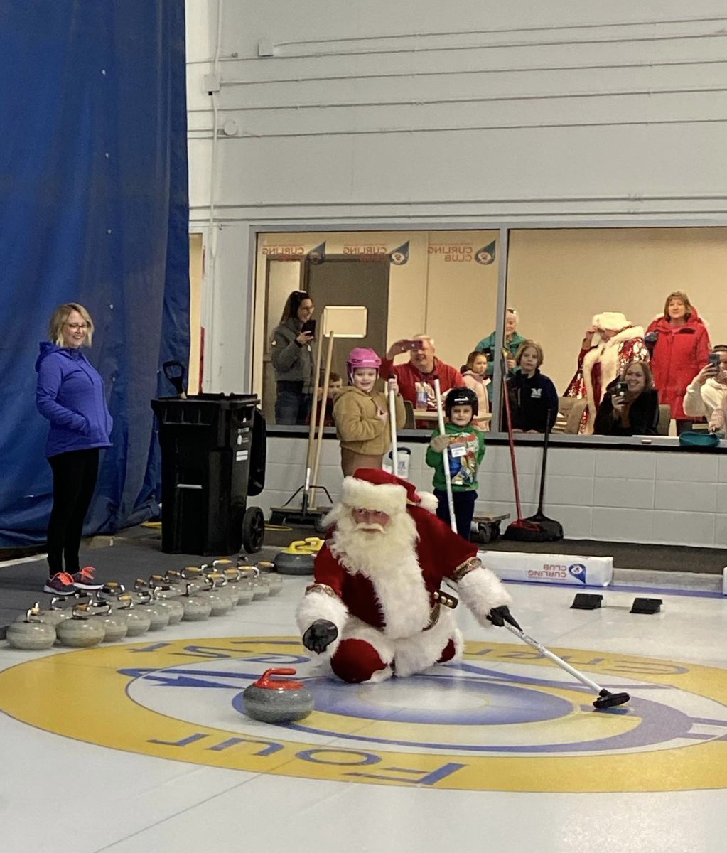 MerrieRae's tweet photo. Santa showing his curling skills at Little Rocks curling program today. @FMOCC https://t.co/uqN6rb8gJK