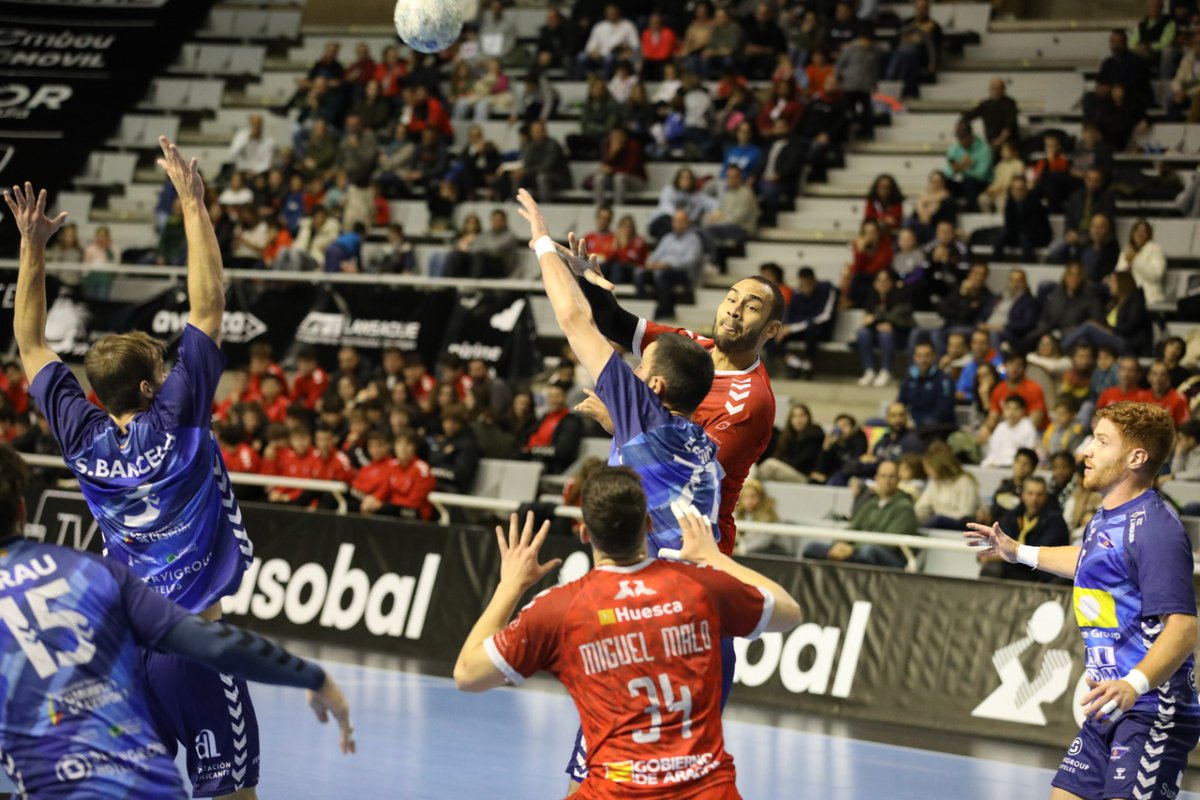 BmHuesca's tweet photo. 🏆 33 Liga Plenitude @ASOBAL
🗓 Jornada 12
🏟️ Palacio de los Depores de Huesca
⏱ Final del partido
🔺 @BmHuesca 28
🔺 @bmbenidorm 29
📸 Edwin Van't Hek
#HCABEN #LiveAsobal #LigaASOBAL #VamosBada #BadaHuesca #handball #balonmano #HuescaLaMagia https://t.co/Myb5JkbuX3