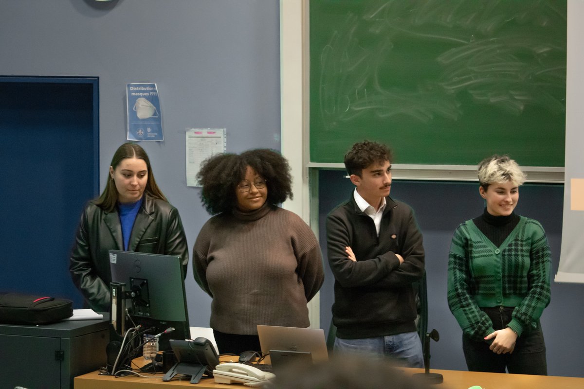 Le 16 novembre, Pierre <a href="/larrouturou/">Pierre Larrouturou</a>, député européen et membre de la commission des budgets, était en conférence à Lille 2 critiquant le projet EACOP, projet de pipeline reliant le pétrole d'Ouganda jusqu'à Tanga, en Tanzanie. Ce serait le plus long oléoduc chauffé au monde.