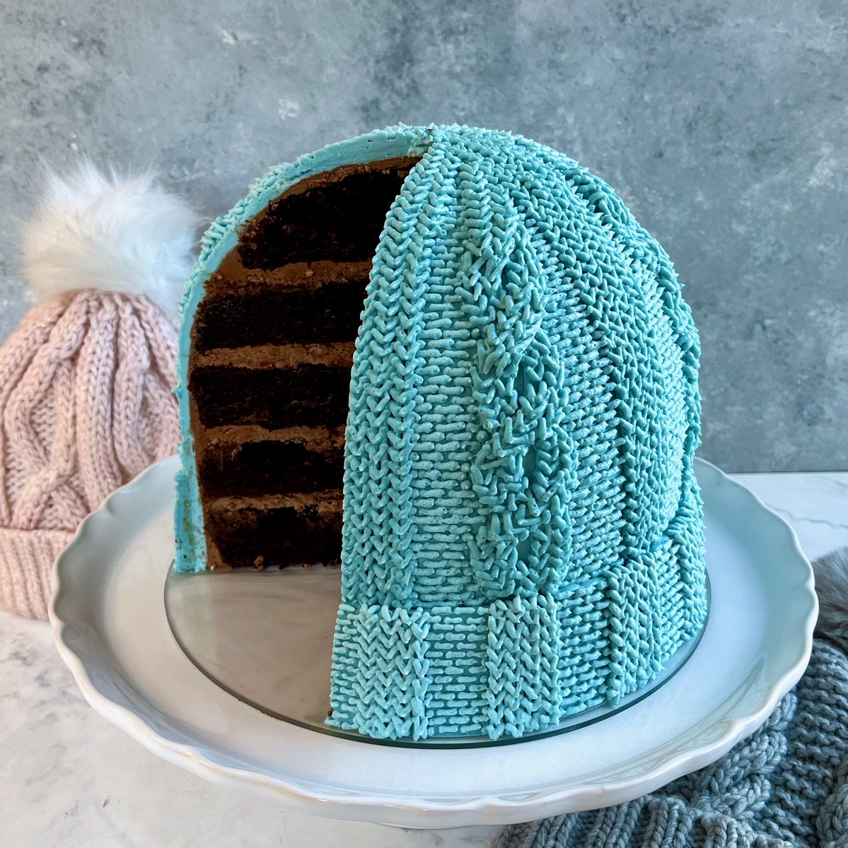 If this cake doesn’t make you feel cozy, I’ll eat my hat! Decorated entirely with buttercream, piped one itty bitty line at a time.