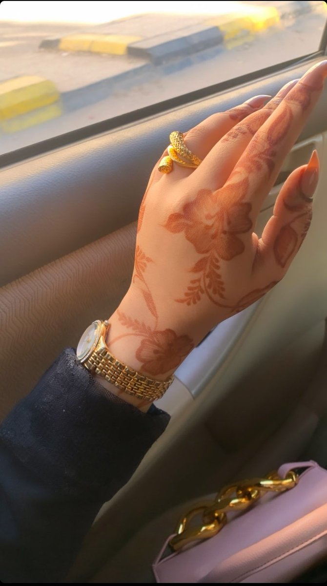 لا إمرأة مثلي وإن بحثت طوال عمرك، أنا ملائكية تمشي على الارض 💕🌹