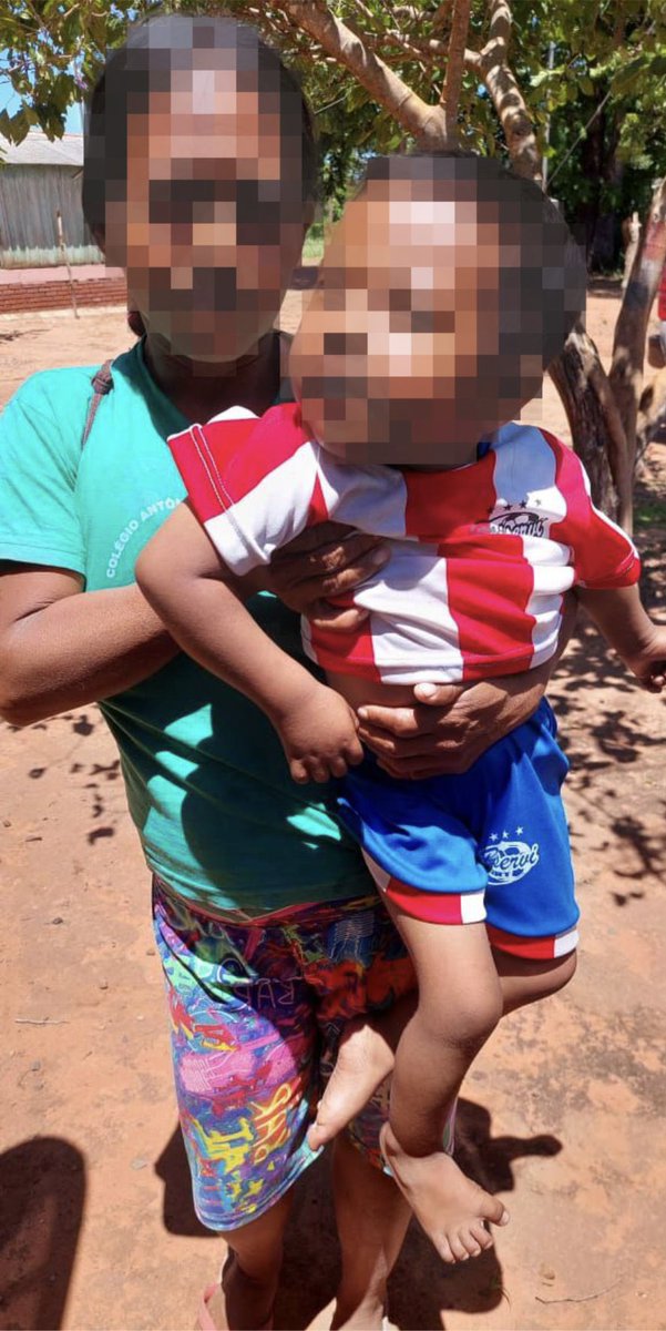 Estoy buscando alguien que pueda regalar una silla de ruedas para este 
Niño indígena de 3 años de edad de la etnia Pai Tavytera de la comunidad indígena Takuaritiy,de Concepción, con el diagnóstico de Parálisis cerebral infantil grado III , no importa si es usada Rt por favor