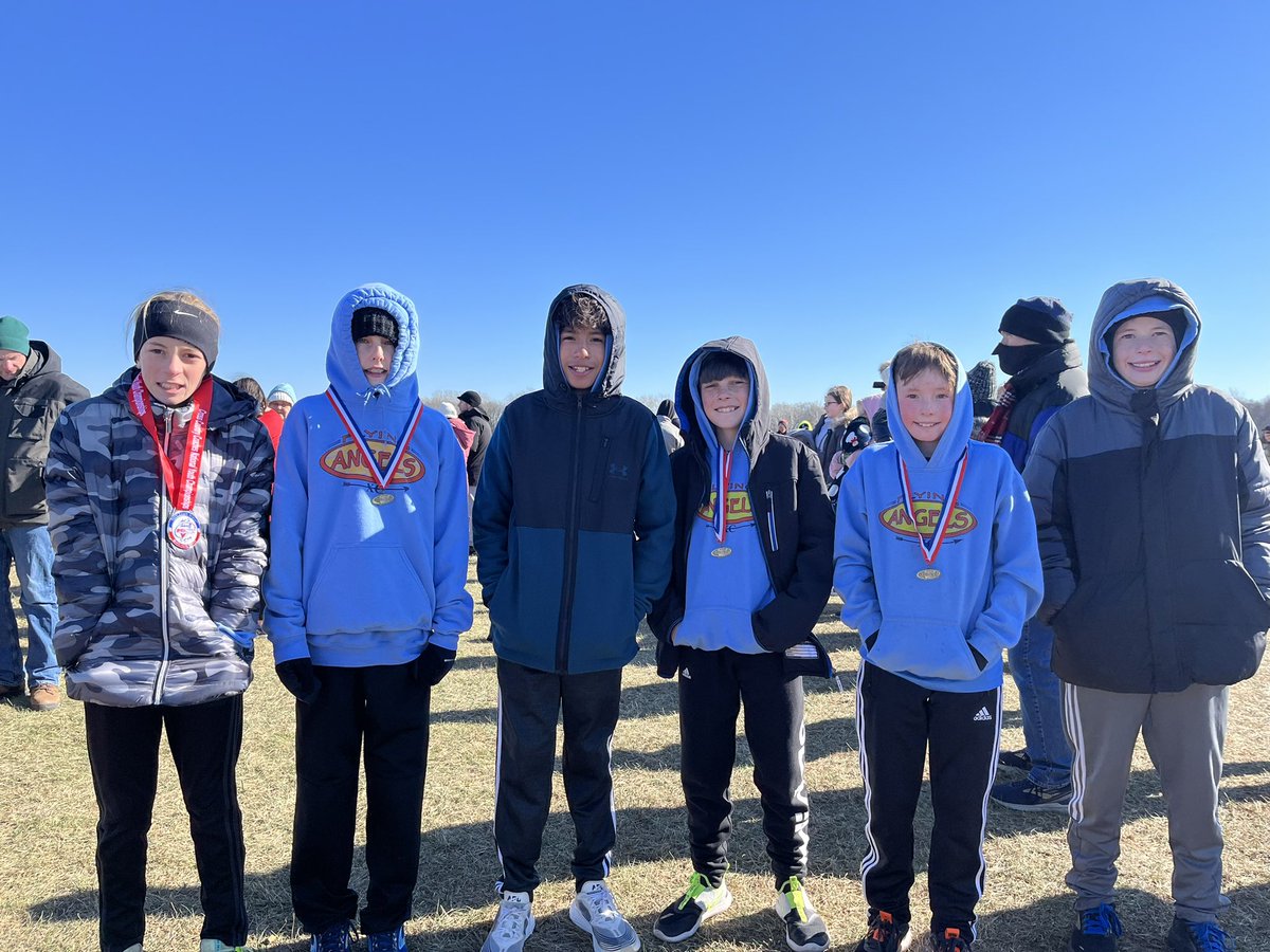 arussell6207's tweet photo. VC Hornets represent at the Youth Nationals Cross Country meet as they ran on the Fyling Angels youth club xc team! The future is bright for VC XC! #Hornets #VCXC https://t.co/ILtEUTapic
