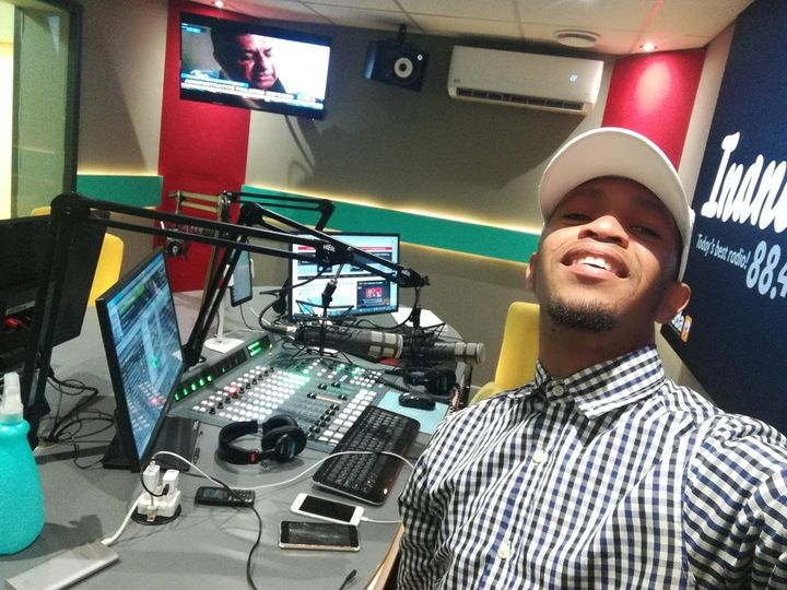 inanda884fm's tweet photo. #THE_SHAKE_DOWN_DOWN 11 - 2am with @IamCannonSA
.
IKUPHETHE KANJANI I-WEEKEND YAKHO SO FAR.?
#SongRequests : NAMHLANJE IYIPHI INGOMA KWEZAM'ZUKWANA ONGAFISA SIKUDLALELE YONA?
.
#ShareYourComments
060 465 0345 (whatsApp VNs)
.
#UlaleleUkuphi
#TodaysBestRadio
#UnlockingTheWeekend https://t.co/dcOOvzyARH