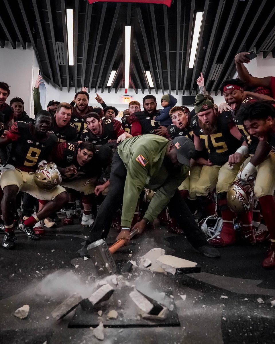 FSUFootball's tweet image. After our 6th straight 200-yard rushing game, this rock break was for the whole o-line

#NoleFamily | #KeepCLIMBing