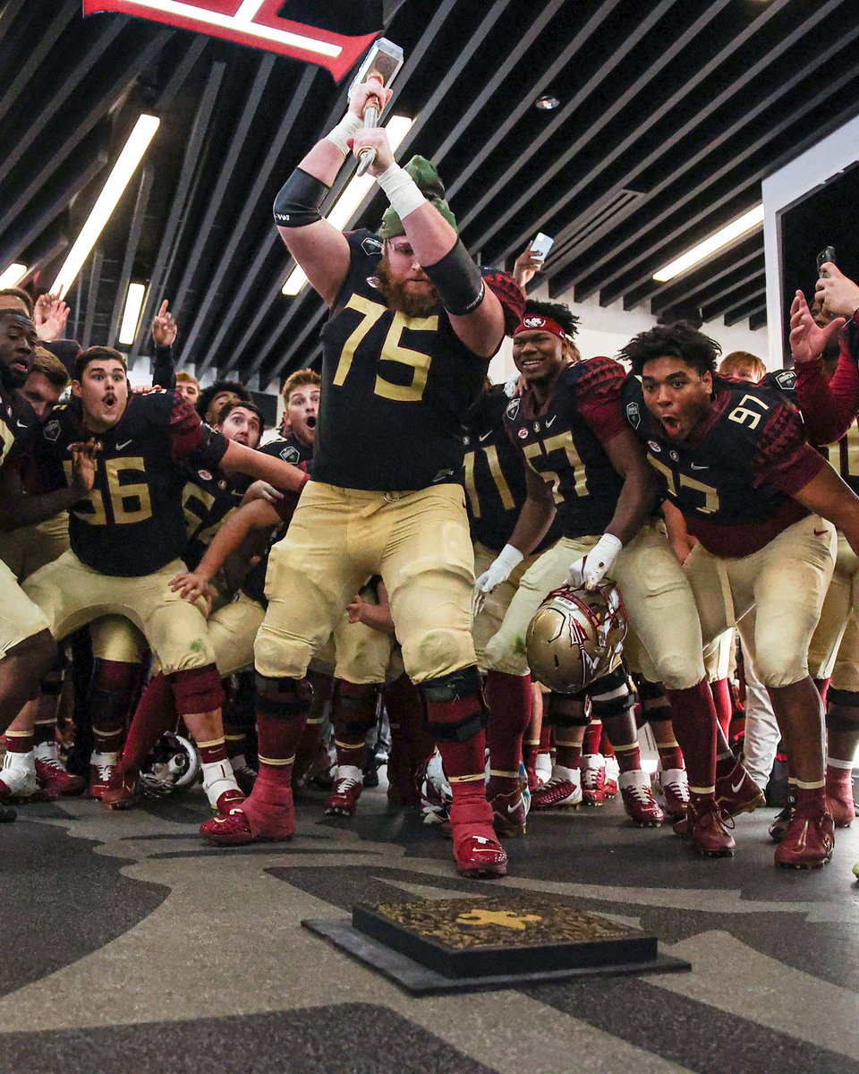 FSUFootball's tweet image. After our 6th straight 200-yard rushing game, this rock break was for the whole o-line

#NoleFamily | #KeepCLIMBing