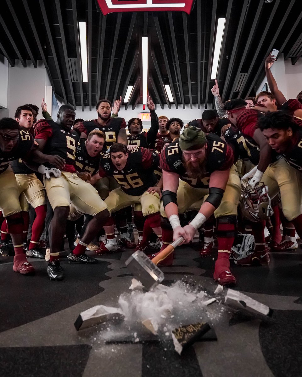 FSUFootball's tweet image. After our 6th straight 200-yard rushing game, this rock break was for the whole o-line

#NoleFamily | #KeepCLIMBing