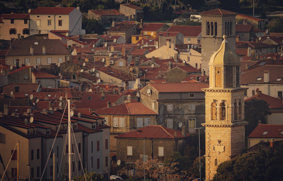 Golden hour on my favourite island Cres, Croatia!

<a href="/Croatia_hr/">Croatia Full of life</a>