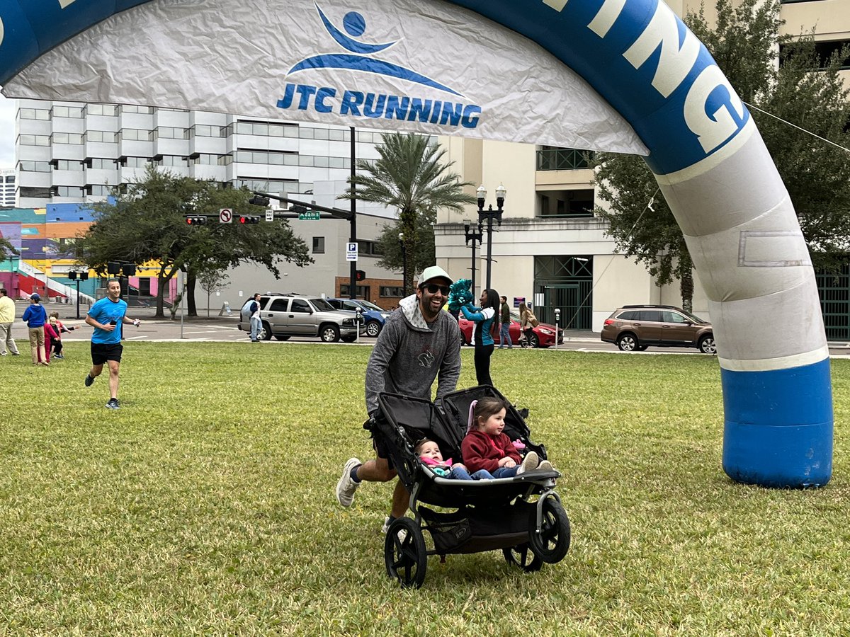 JaxLegalAid's tweet photo. #FreedToRun runners come in all shapes and sizes, even pint size! https://t.co/akgMHbOlnw